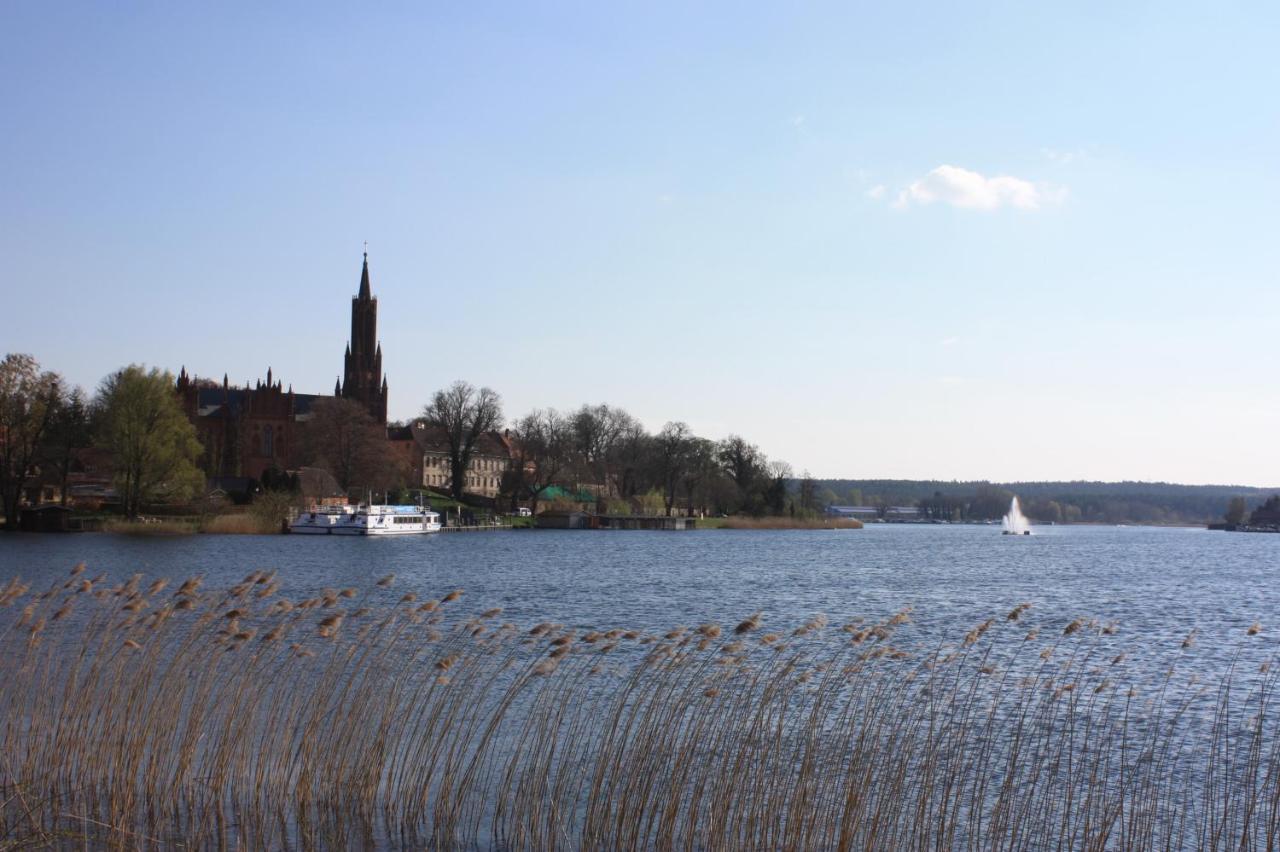 Ferienwohnungen Wassergrundstueck Malchow 말호프 외부 사진